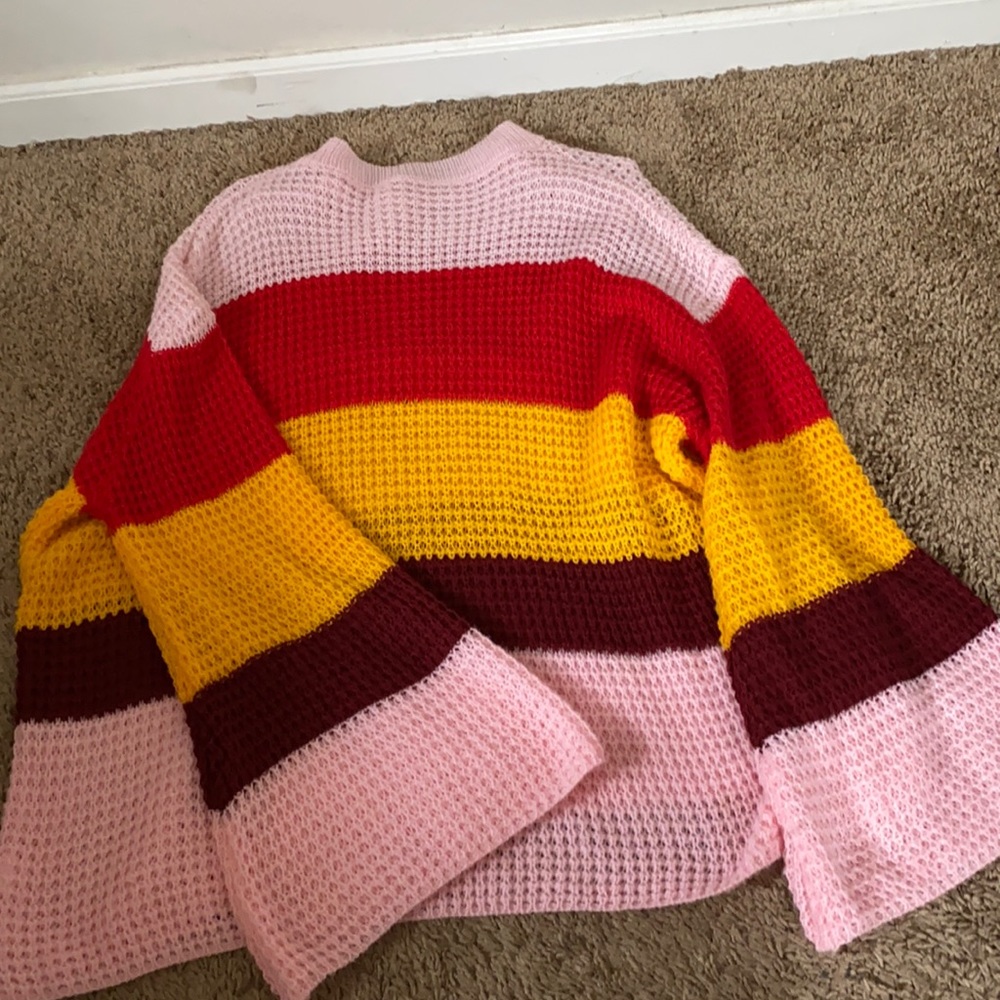 Super cute sweater!
